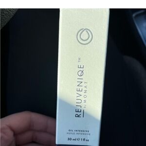 MONAT Rejuvenique Oil Intensive - blend of 13 oils for hair and skin